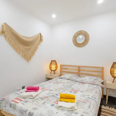 House4you Moderno * לאגוּ‏ש